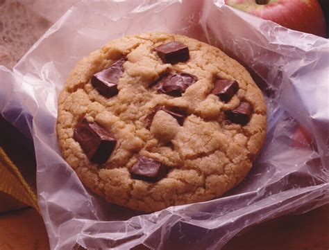 gluten-free-chocolate-chip-cookie-recipe-land-olakes image