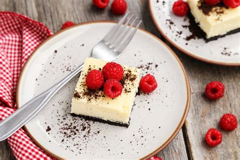 black-and-white-cheesecake-bars-the-pioneer-woman image