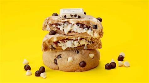 cookies-n-creme-extreme-stuffed-cookies image