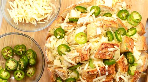 the-cheesiest-jalapeno-pull-apart-bread-wisconsin image