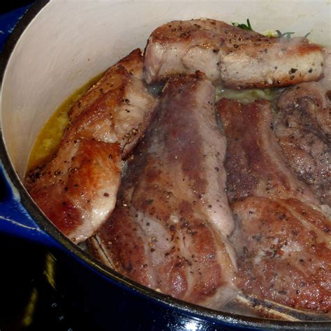 country-style-pork-ribs-braised-in-wine-and-garlic image