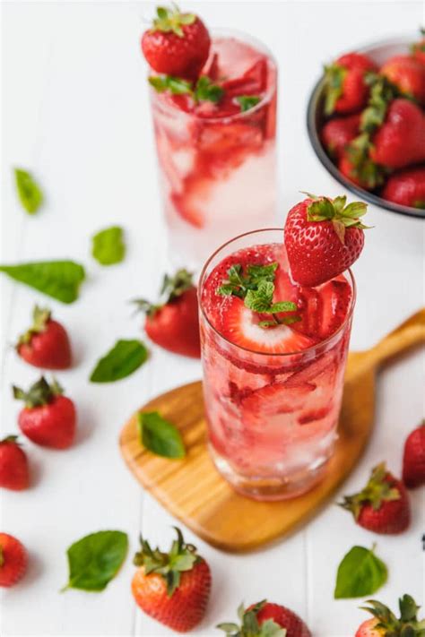 sugar-free-strawberry-smash-cocktail-cooking-lsl image