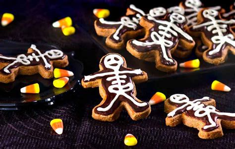 skeleton-chocolate-cinnamon-cookies-recipe-vv image