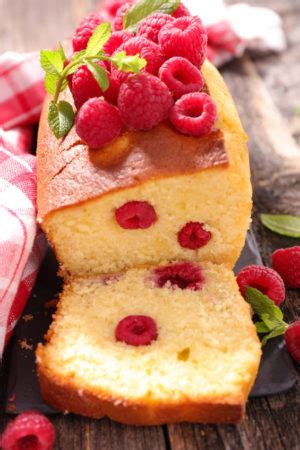 raspberry-spoon-bread-with-lemon-reduction image