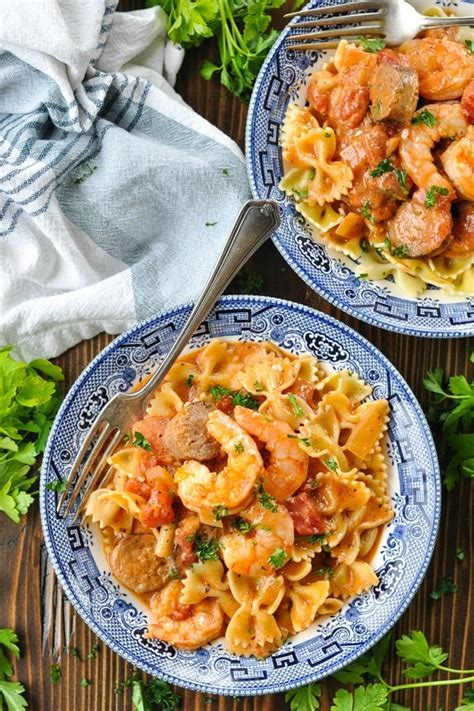 shrimp-and-sausage-pasta-the-seasoned image