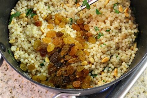 mhamsa-couscous-with-golden-raisins-rogers image
