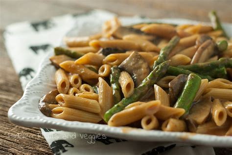penne-with-asparagus-and-portabella-in-a-creamy image