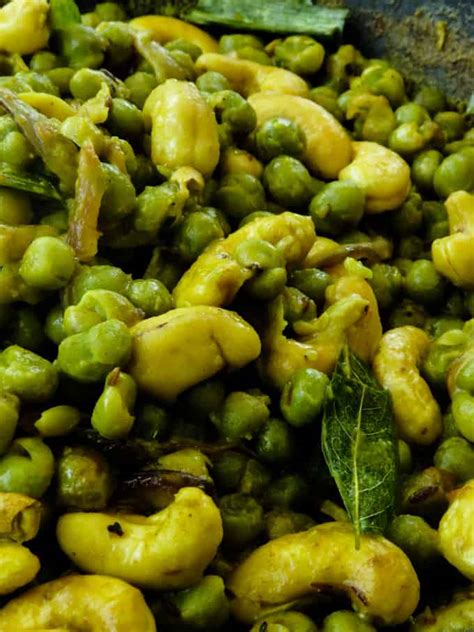 green-pea-curry-with-cashewssri-lankan-island-smile image