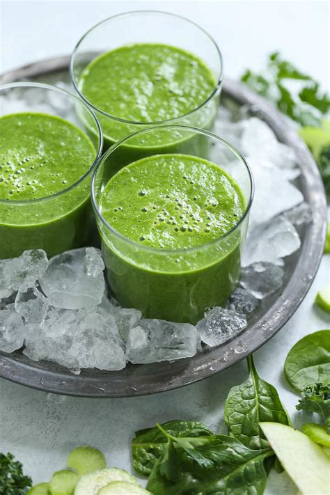 green-detox-smoothie-damn-delicious image