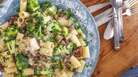 rigatoni-with-broccoli-and-italian-sausage-emeril-lagasse image