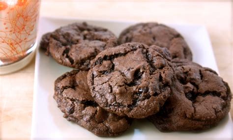 chocolate-cherry-chunk-cookies-speedbump-kitchen image