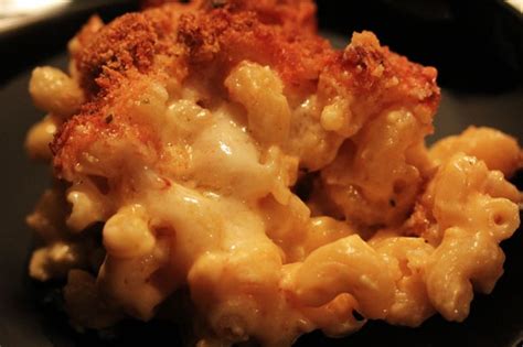 the-best-baked-macaroni-and-cheese-because-food-is-sexy image