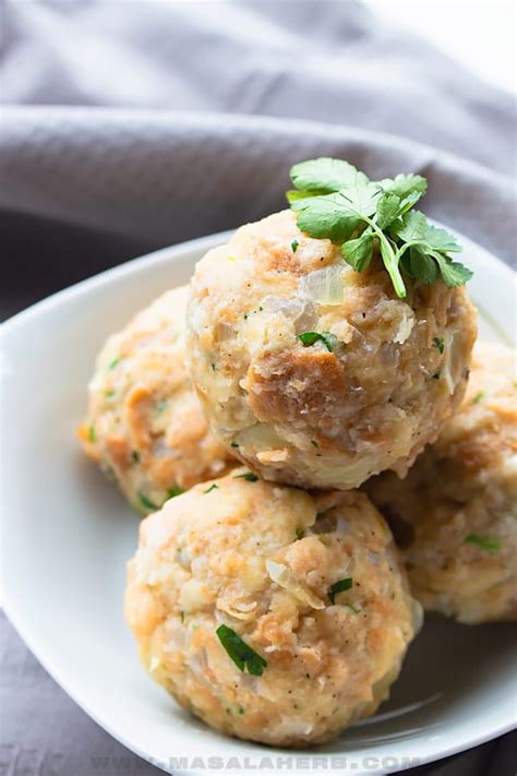 semmelkndel-recipe-bread-dumplings-masala-herb image