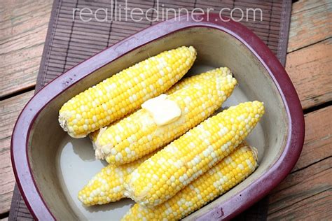perfect-microwaved-corn-on-the-cob-in-your-deep image
