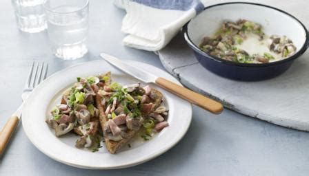 creamy-garlic-mushrooms-on-toast-recipe-bbc-food image