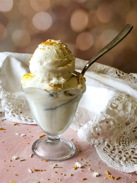 lemon-ice-cream-with-coconut-milk-dairy-free-veggie image