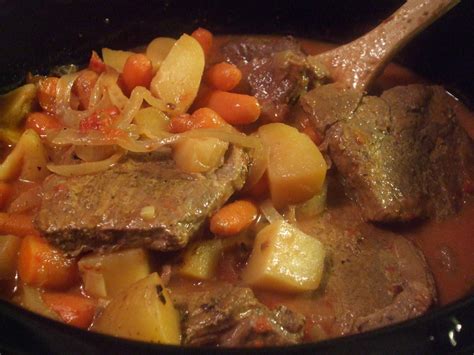 swiss-steak-in-the-slow-cooker-mamal-diane image