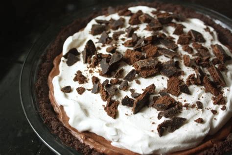 chocolate-thin-mint-pie-completely-delicious image
