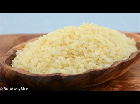 sticky-rice-coated-with-mung-bean-xoi-vo-youtube image