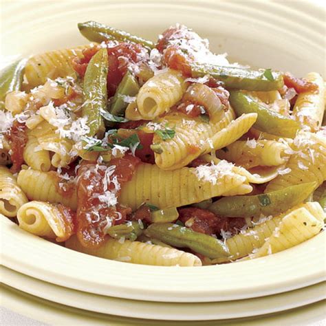 green-beans-with-tomatoes-onions image