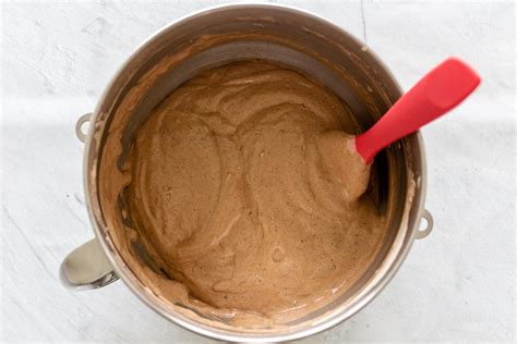 chocolate-sponge-cake-only-4-ingredients-momsdish image