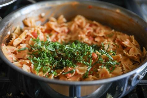 favorite-bow-tie-pasta-20-minute-meal-laurens image