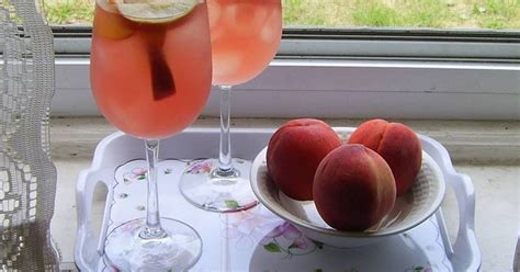 10-best-white-peach-sangria-peach-schnapps image
