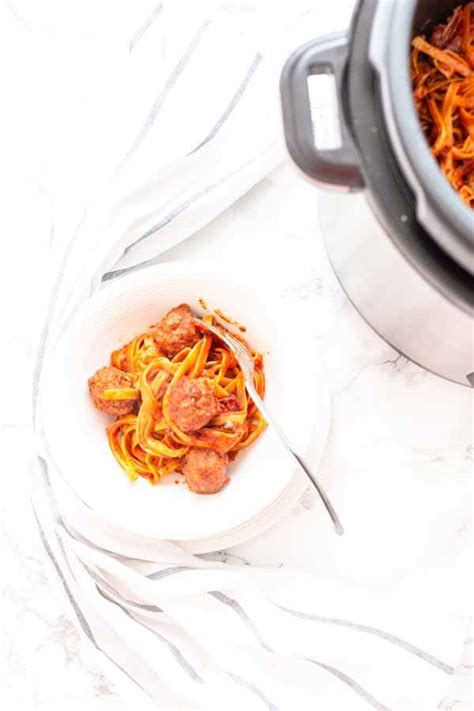 how-to-make-instant-pot-pasta-and-meatballs-fast image