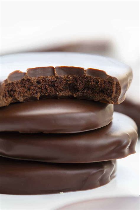 chocolate-dipped-wafers-thin-mint-copycat-i-am-baker image