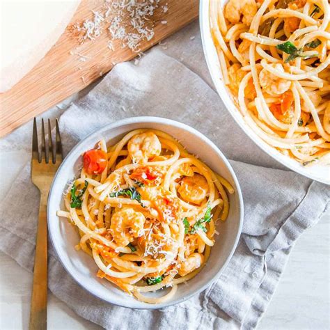 garlic-shrimp-bucatini-pasta-easy-bucatini-recipe-with image