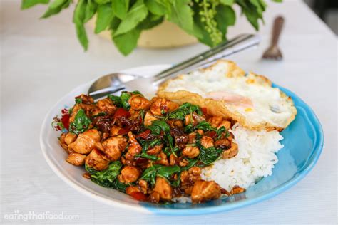 authentic-thai-basil-chicken-recipe-ผดกระเพราไก image
