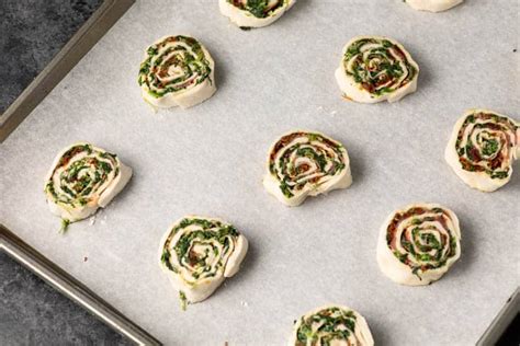 pinwheel-recipe-with-puff-pastry-butter-baggage image