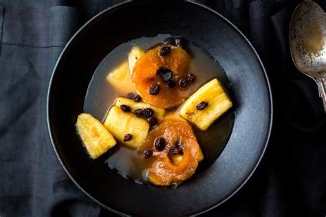bananas-poached-in-vanilla-scented-chardonnay image