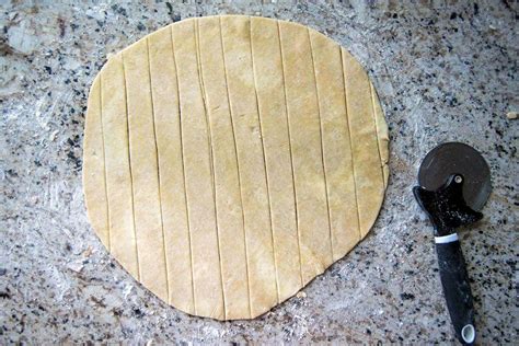 how-to-make-a-lattice-pie-crust-king-arthur-baking image