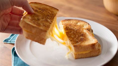 weve-found-the-best-cheese-for-your-grilled-cheese image