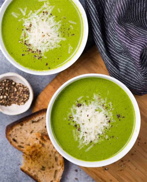 healthy-spinach-soup-recipe-the-flavours-of-kitchen image