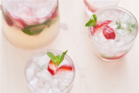 15-easy-rum-drinks-cocktails-to-make-with-rum image