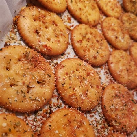 zesty-baked-ritz-crackers-cookitoncecom image