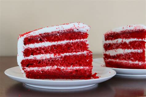 waldorf-astoria-red-velvet-cake-sock-box-10 image