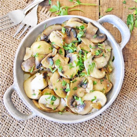 sauteed-garlic-mushrooms-with-parsley-spain-on-a-fork image
