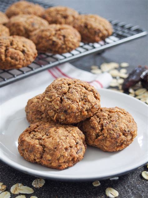 sugar-free-oatmeal-date-cookies-carolines-cooking image