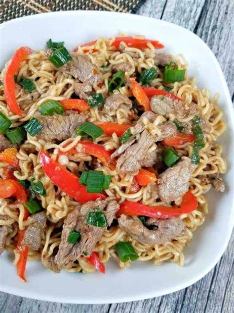 beef-pepper-ramen-noodle-stir-fry image