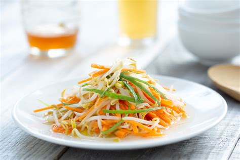 bean-sprout-and-carrot-salad-chopstick-therapy image