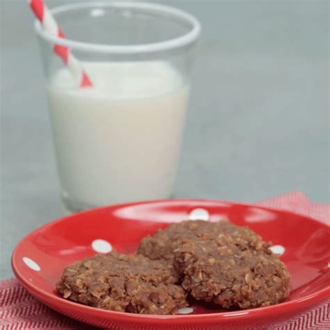 easy-no-bake-chocolate-oatmeal-cookies image
