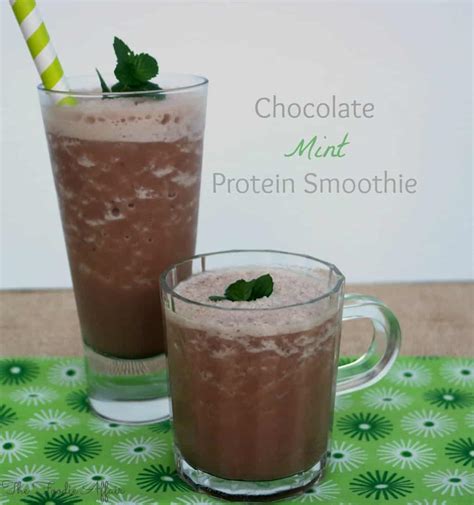 chocolate-mint-protein-smoothie-the-foodie-affair image