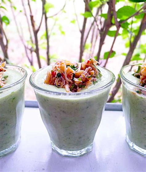 chilled-cucumber-soup-shots-with-spicy-crab image