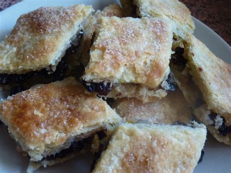 currant-squares-whats-the-recipe-today image