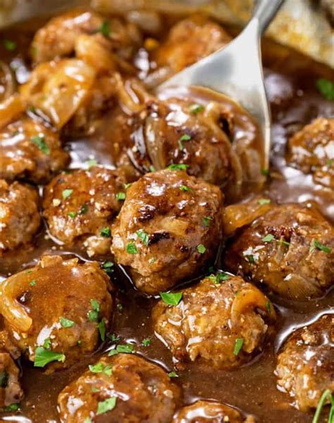 meatballs-and-gravy-the-cozy-cook image