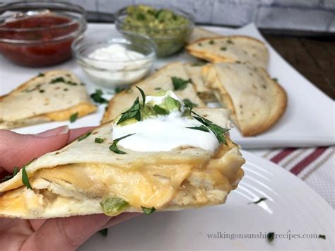 how-to-make-cheesy-chicken-quesadillas-walking image