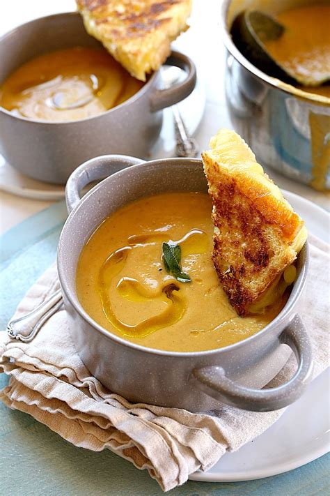 easy-roasted-butternut-squash-apple-soup image